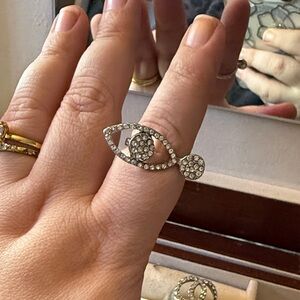 Eye Elegant Silver Crystal Ring